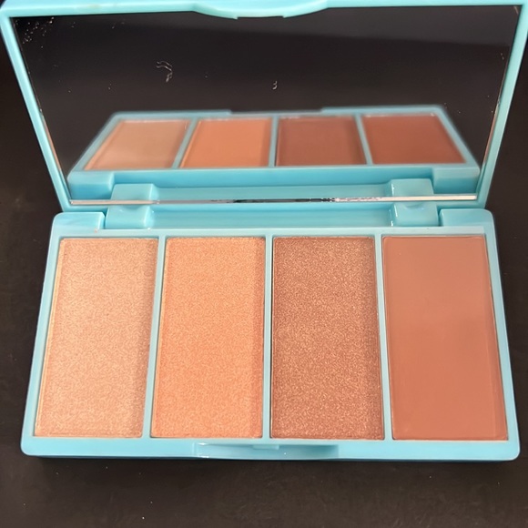 BELLAPIERRE COSMETICS Ultra Glow Highlighting & Bronzing Palette NEW - Picture 2 of 4